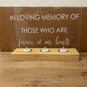 Table sign for a Memorial table, purchased for my wedding. Used once lol.